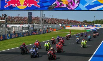 bezzecchi-completes-perfect-saturday-as-marc-marquez-crashes-2