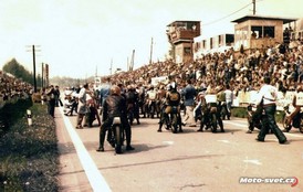 Zlatý kahanec 1976: start třídy 125 ccm..