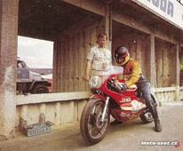 MS Brno 1978: David Hickman měl v tréninku dvě verze tovární Jawy 250..