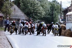 Horoměřice 1978, start třídy 125 ccm: #13 B.Šoun, #3 I.Michálek, #1 J.Blumentál, #12 B.Suda, #14 M.Klouda..