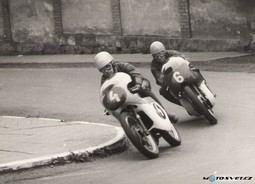  1965 - Hořice vítěz závodu #6 Novotný ještě za Bojerem #4 na ČZ