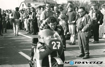 O.Kába ml. - Jawa Junior 250 po závodě v Dobrušce..
