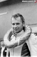 šťastný Ing. Gregora, vítěz závodu v Brně Pisárkách 1982.