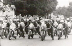 start volné třídy v Činěvsi 1975 - #11 J. Franc, 7 O. Kába, #9 Z. Havrda, #8 V. Jarolím, #4 J. Bareš