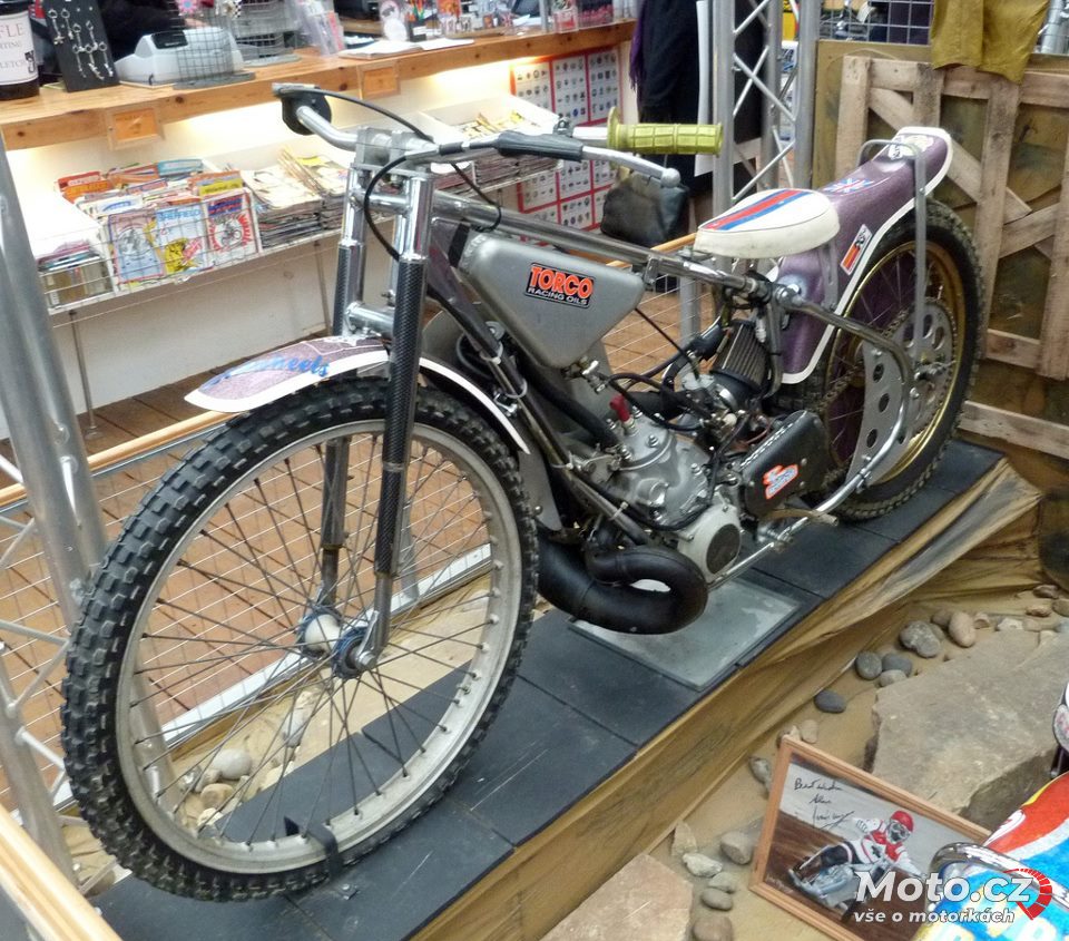 004 - Yamaha Speedway Bike